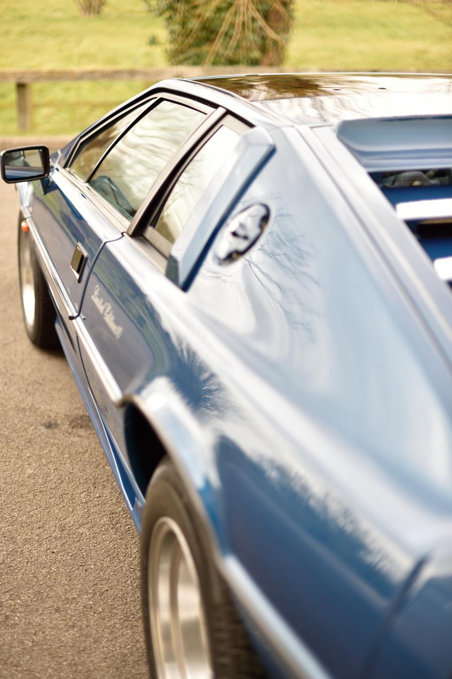 Детали экстерьера Lotus Esprit Turbo HC Limited Edition 1987 года  (фото 62 из 181)